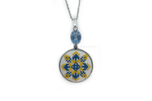 Набір для вишивання кулона із закодованим словом "Барвисті спогади - Тернопіль" MES107